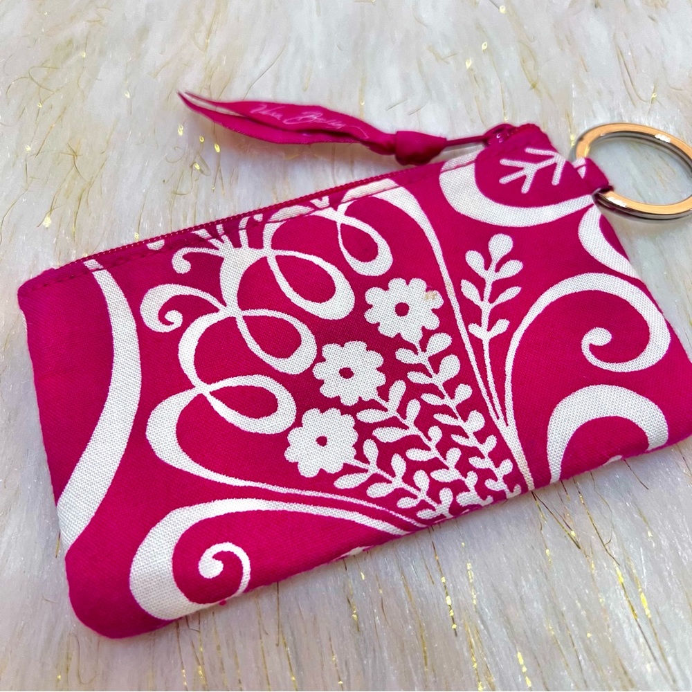 Vera Bradley Pink Paisley Floral pattern Zip small ID Wallet like new Condition